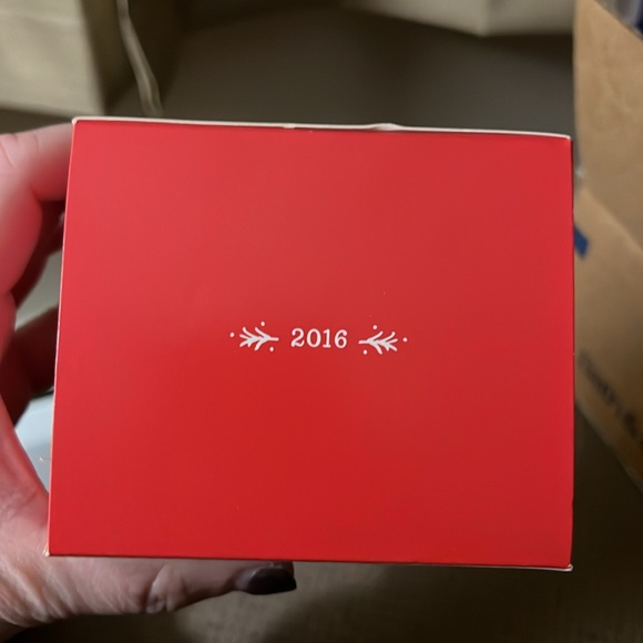 2016 hallmark keepsake "a sweet surprise" ornament - Picture 2 of 6